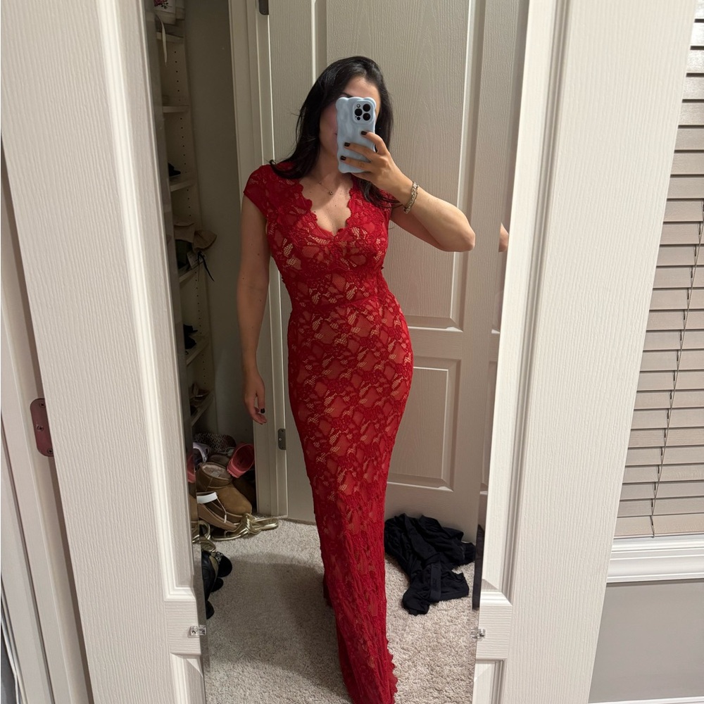 Nightcap by Carisa Rene Lace Gown - Picture 1 of 8
